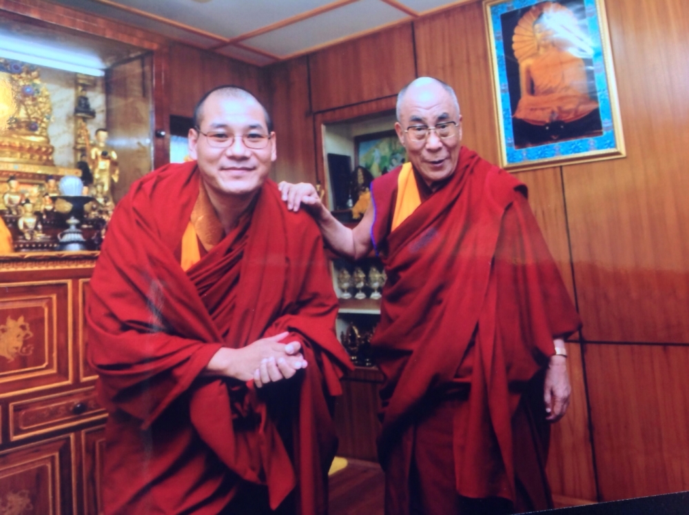 Thien-su-Rinpoche-va-Da-La-Lat-ma (Ảnh: qua SpiritScience)