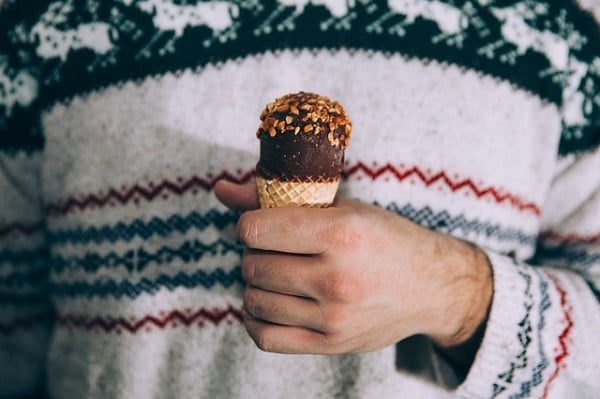Nếu bạn muốn ăn kem, hãy cho phép mình thưởng thức. (Ảnh: Unsplash via Pixabay/CC0)