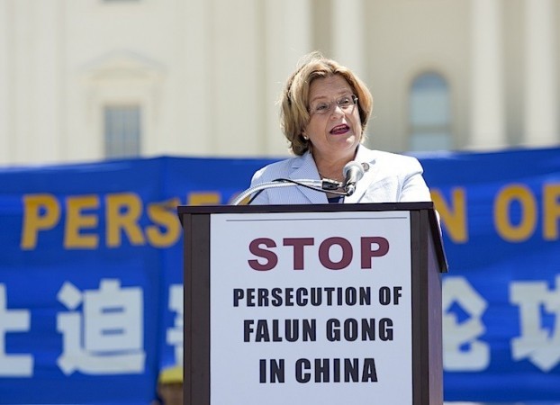 Cựu Chủ tịch Ủy ban Đối ngoại Hạ viện Mỹ Ileana Ros-Lehtinen kêu gọi chấm dứt đàn áp Pháp Luân Công tại Trung Quốc.