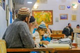 Người Do Thái: Dạy con đọc sách để tẩy rửa tâm linh