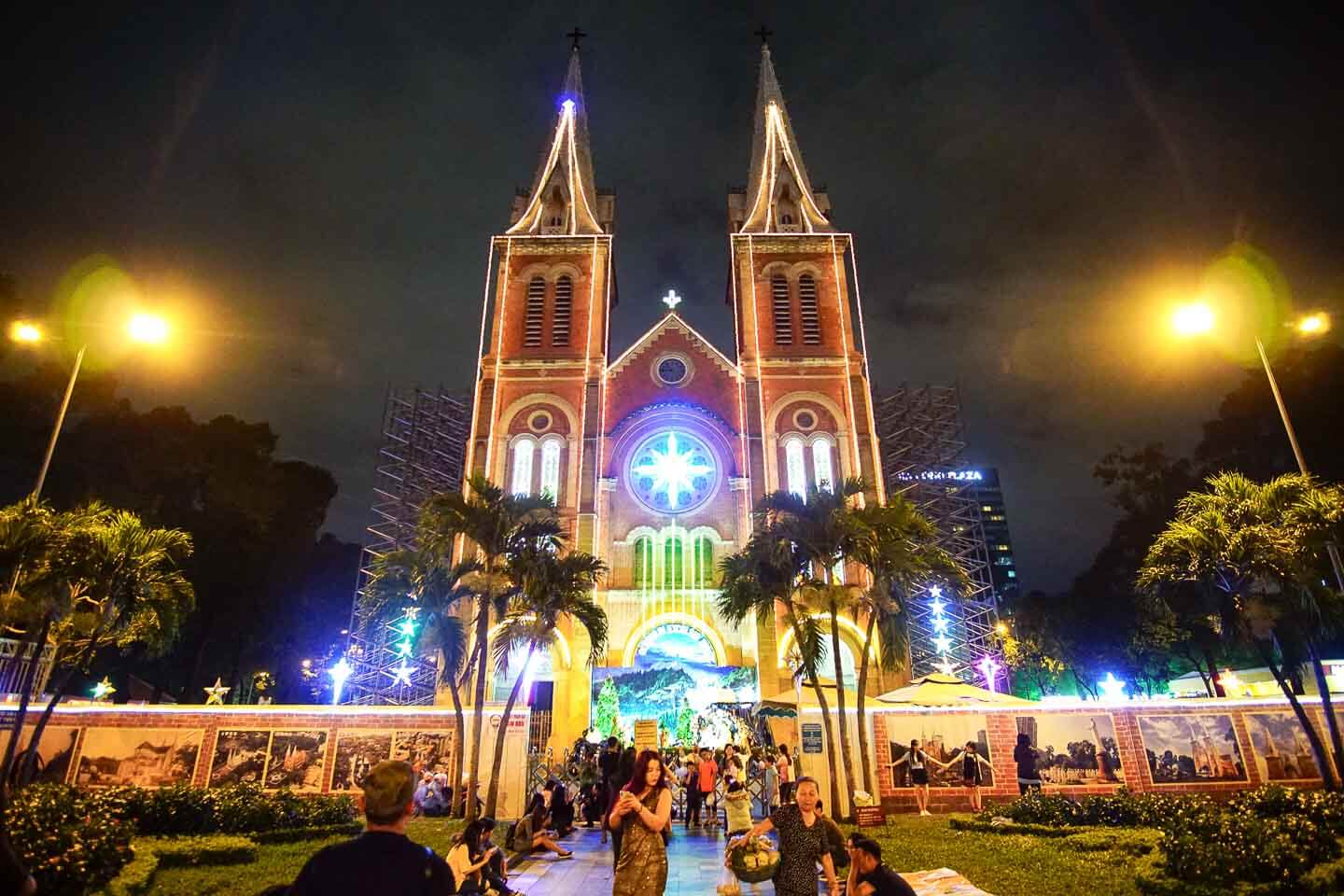 Noel ở Sài Gòn, Nhà thờ Đức Bà