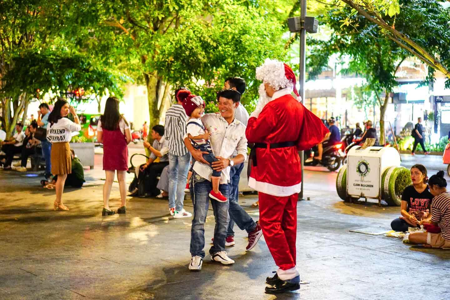Noel ở phố đi bộ Nguyễn Huệ, Noel ở Sài Gòn
