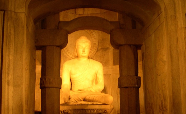 Chuyện xưa: Hủy tượng Phật, gặp ác báo