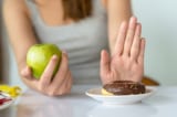 Làm thế nào để thay đổi thói quen ăn quá nhiều đường?