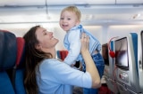 Làm sao để giữ lũ trẻ nghịch ngợm ngồi ngoan ngoãn trên máy bay?