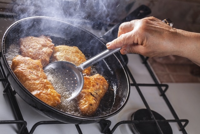 “Kẻ” gây ung thư phổi trong nhà bếp, 3 điều cần lưu ý khi nấu ăn