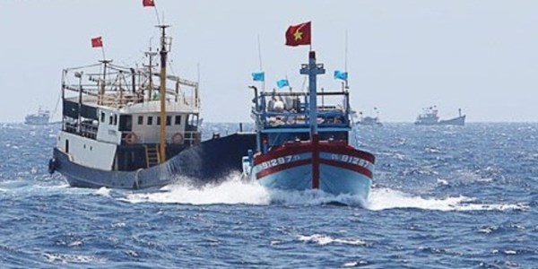 Trung Quốc phá hủy sinh cảnh, vét nạo các đại dương