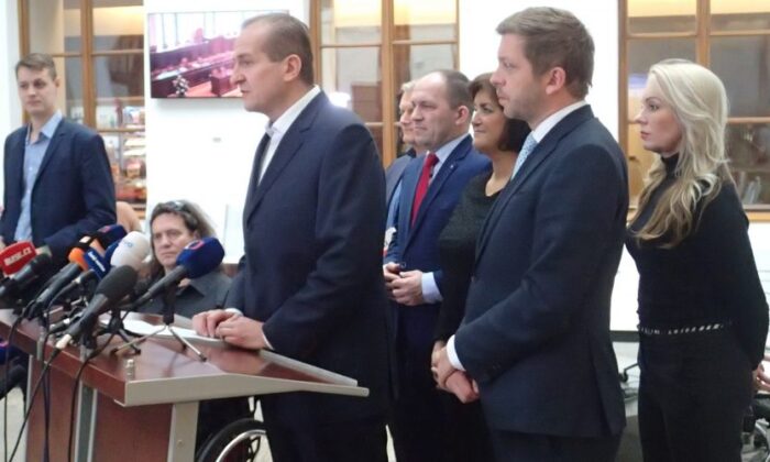 Giới nghị sĩ Séc lên tiếng về việc đàn áp tín ngưỡng và thu hoạch tạng tại TQ