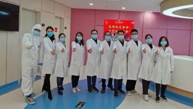 Nhân viên y tế tại Trung Quốc bị chính quyền ép phải nói dối theo tuyên truyền