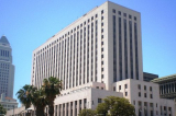 Khi những hành vi của Bắc Kinh liên quan đến xử lý dịch bệnh viêm phổi Vũ Hán ngày càng lộ rõ, số vụ kiện liên quan tại hệ thống tòa án Mỹ cũng không ngừng gia tăng. Hình Tòa án Liên bang Mỹ tại Los Angeles - California (Nguồn: Los Angeles / Wikimedia / CC BY-SA 3.0).
