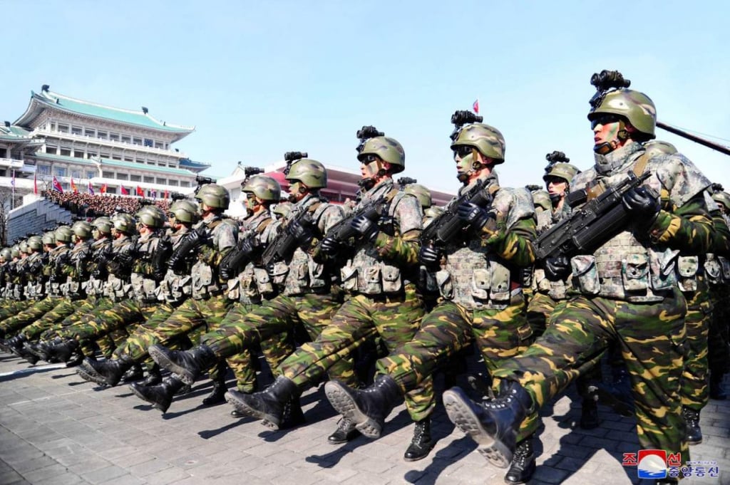 Quân đội Giải phóng Nhân dân Triều Tiên (KPA) duyệt binh. 