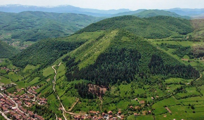 Kim tự tháp Mặt Trời ở Bosnia. (Ảnh: Wiki)