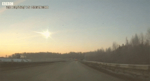 Thiên thạch nổ ở Chelyabinsk, Nga vào ngày 15/2/2013