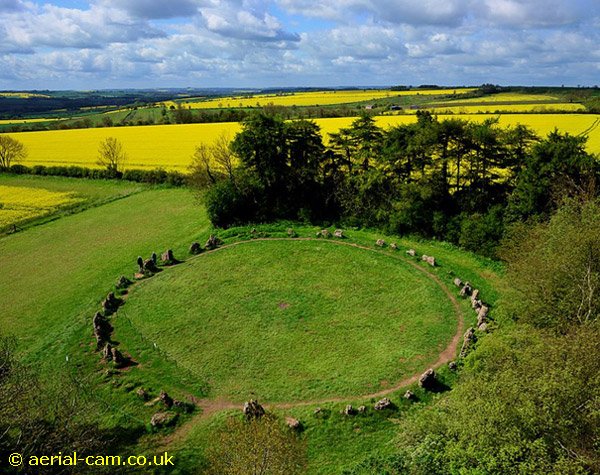 Vòng tròn đá Rollright ở Anh. (Ảnh: Aerial-Cam)