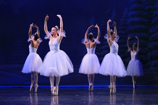 Ballet Kẹp hạt dẻ: Giấc mơ ngọt ngào đêm Giáng Sinh