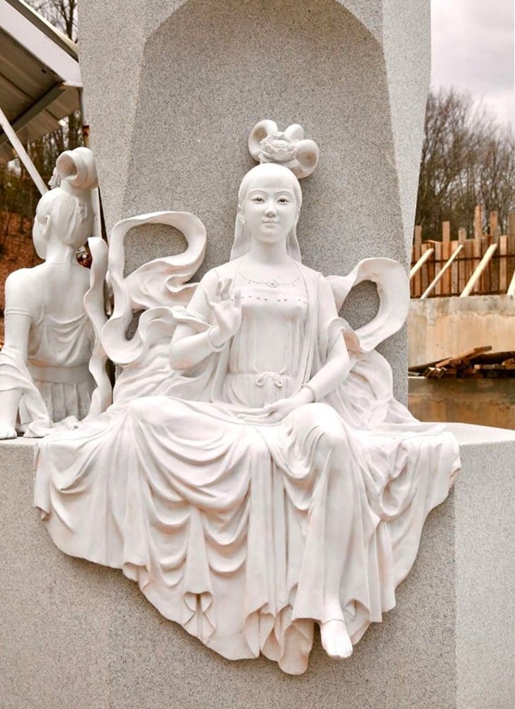 Bức tượng Đức Phật và chuyện đời của một nhà điêu khắc