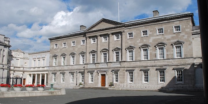 Thượng viện Ireland thông qua nghị quyết lên án ĐCSTQ tội diệt chủng