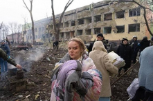 Mạng lưới ngầm của người Nga giúp đỡ người tị nạn Ukraine