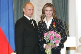 Anh trừng phạt “bạn gái tin đồn” và các “thân tín” khác của ông Putin