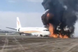 Máy bay của hãng hàng không Tibet Airlines bốc cháy khi chuẩn bị cất cánh