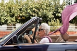 Không muốn phụ thuộc con cái, cụ bà 100 tuổi vẫn đi gia hạn bằng lái xe