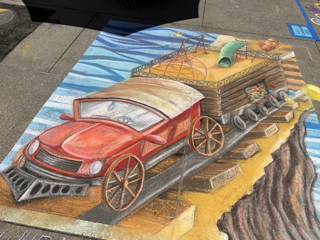Lễ hội vẽ phấn nghệ thuật trên đường phố