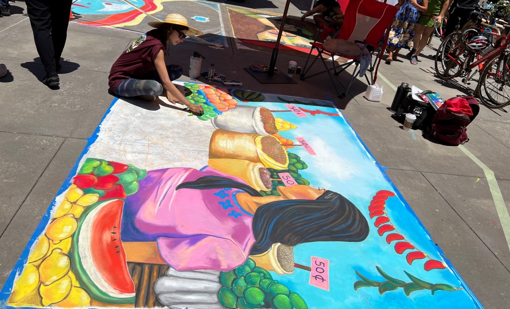 Lễ hội vẽ phấn nghệ thuật đường phố