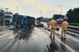 Xe khách bị lật tại Đồng Nai, ít nhất 8 người thương vong