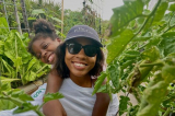 Chia sẻ của hai mẹ con tự trồng thực phẩm hữu cơ trên đảo ở Mỹ