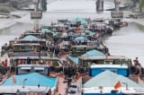 Hạn hán: Nhiều tàu chở cát mắc cạn trên sông ở Thượng Hải
