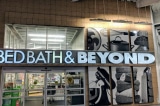 Bed Bath & Beyond đóng cửa 150 cửa hàng, giám đốc tài chính rơi khỏi tòa nhà tử vong
