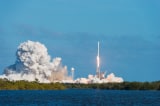 SpaceX phóng thành công hạt giống cà chua lên ISS