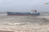 Quảng Ngãi: Tàu chở gạo va phải đá ngầm, 8.000 lít dầu nguy cơ tràn rất cao