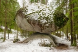 Kỳ quan Phần Lan: Tảng đá chênh vênh Kummakivi ngàn năm không đổ