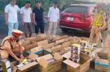Đắk Lắk: Ô tô vận chuyển 318kg nghi pháo hoa nhập lậu
