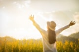 9 bí quyết giúp bạn tìm thấy hạnh phúc trọn vẹn, cuộc sống viên mãn hơn