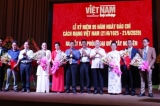 Phó trưởng Văn phòng đại diện Tạp chí Việt Nam Hội nhập chưa tốt nghiệp cấp 2