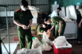 Hà Nội: Hơn 1 tấn thực phẩm không rõ nguồn gốc bị phát hiện